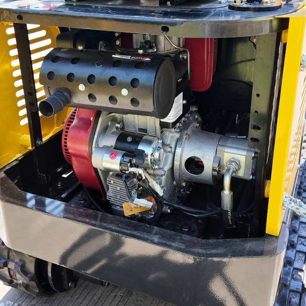 LE10 Mini Excavator - Image 10