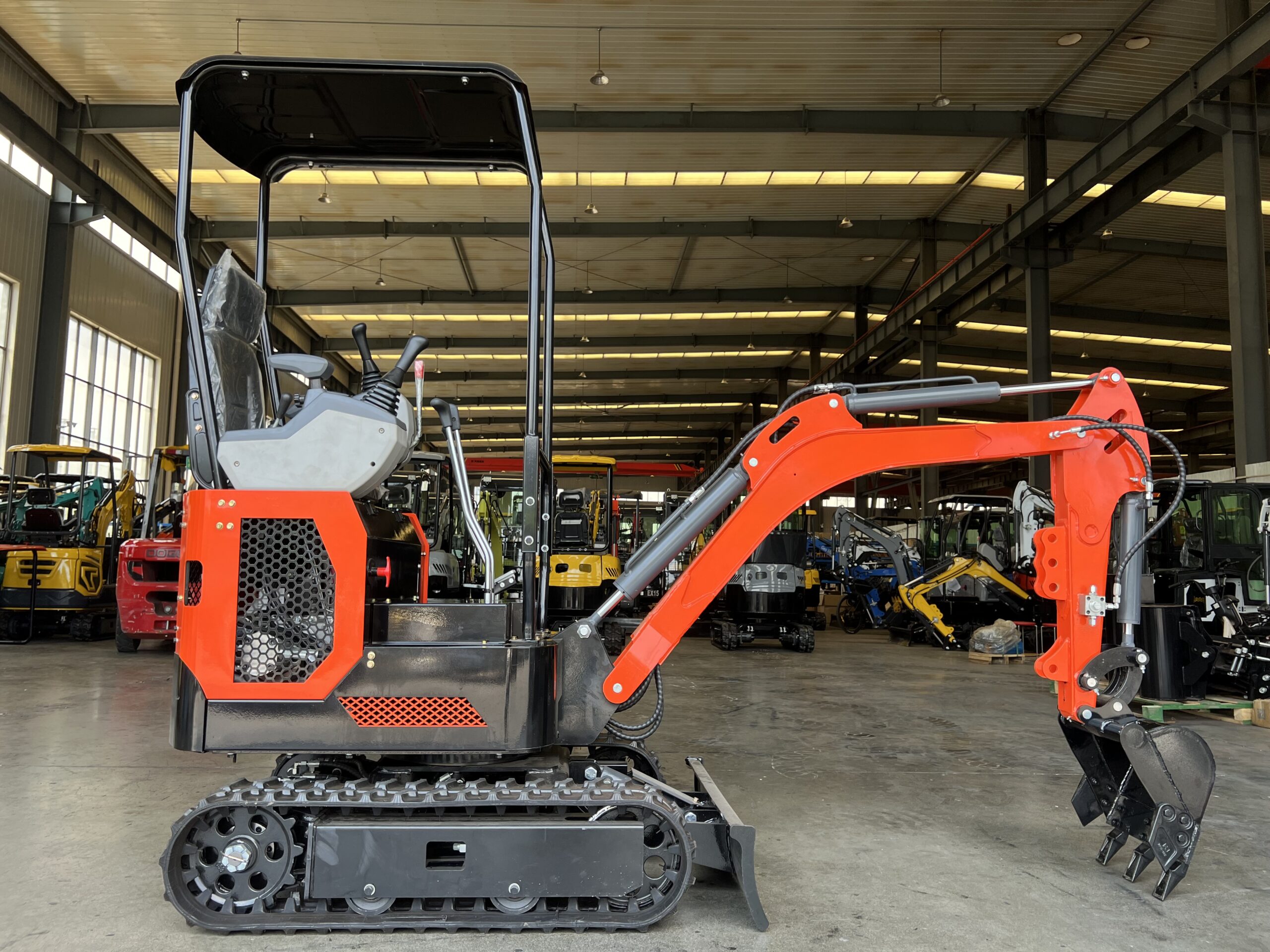 LE10P Mini Excavator - Image 2