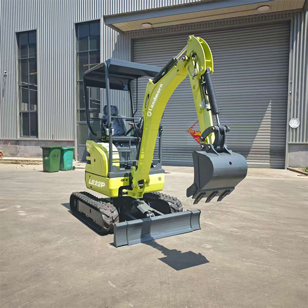 LE22 Mini Excavator - Image 4