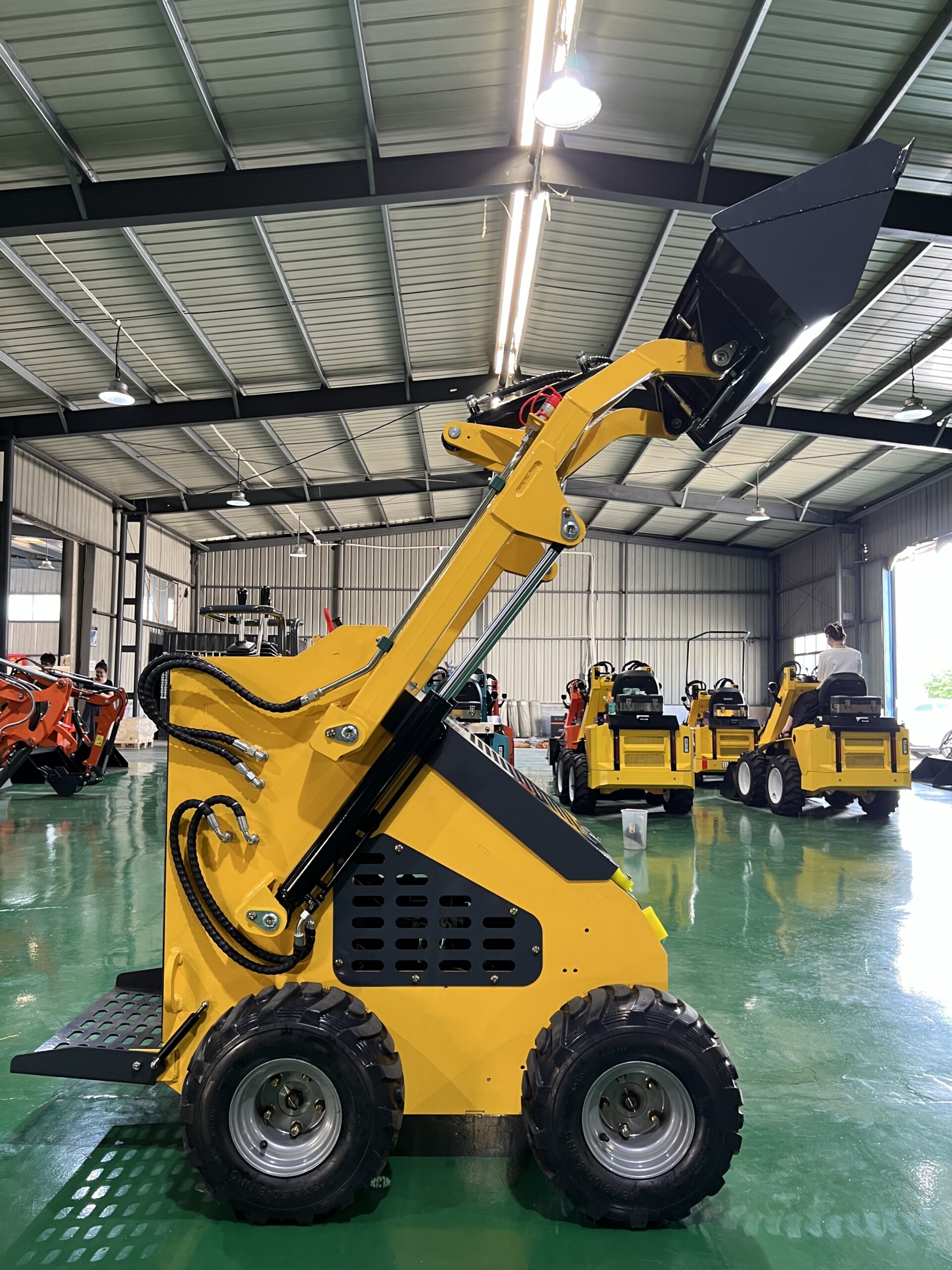 LS800W Skid-Steer Loader - Image 5