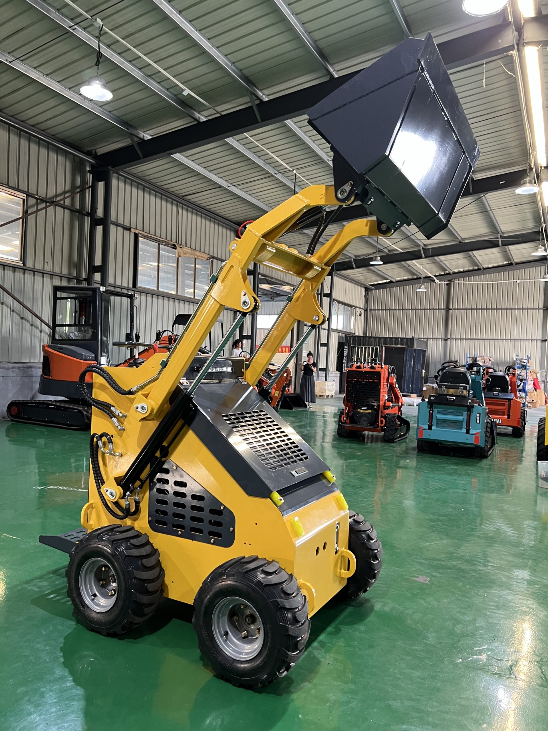 LS800W Skid-Steer Loader - Image 4