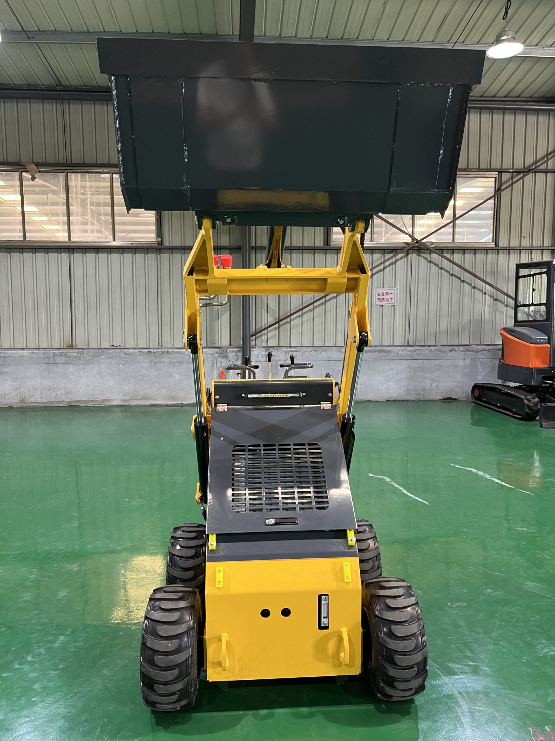 LS800W Skid-Steer Loader - Image 3